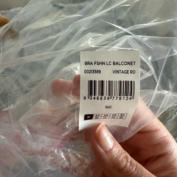 NWT Avenue Plus Size Fashion Balconette Bras - Picture 3 of 9